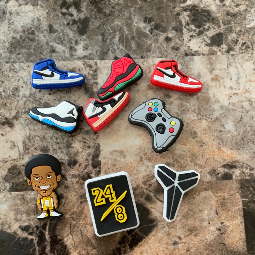 Sneaker heads crocs jibbits 9 pc